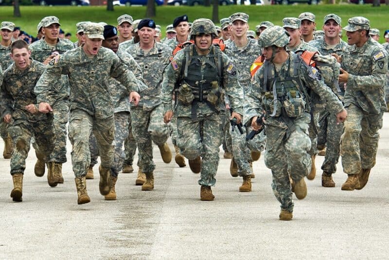 group of soldiers running
